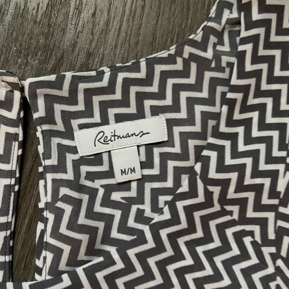 Cute zig-zag top - Picture 2 of 2